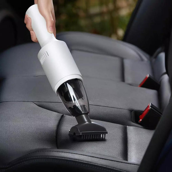 Powerful car vacuum cleaner with LED light and 7000PA suction